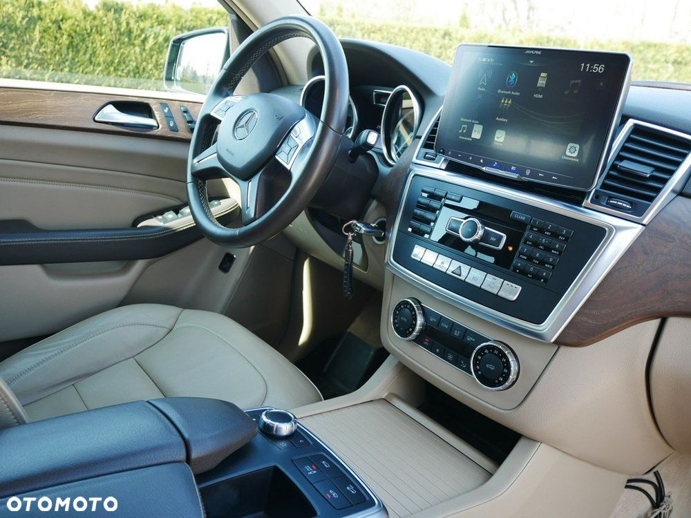 Mercedes-Benz ML - 24