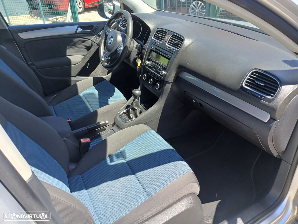 VW Golf 1.6 TDi Trendline BlueMotion - 23