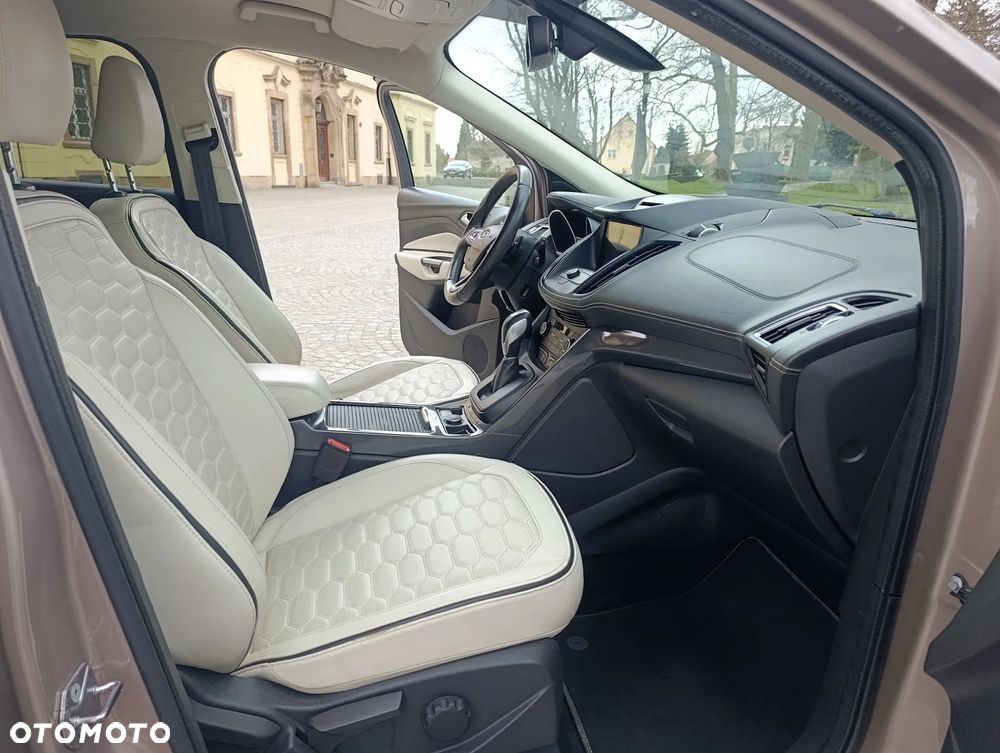 Ford Kuga 2.0 TDCi 4x4 Vignale - 25