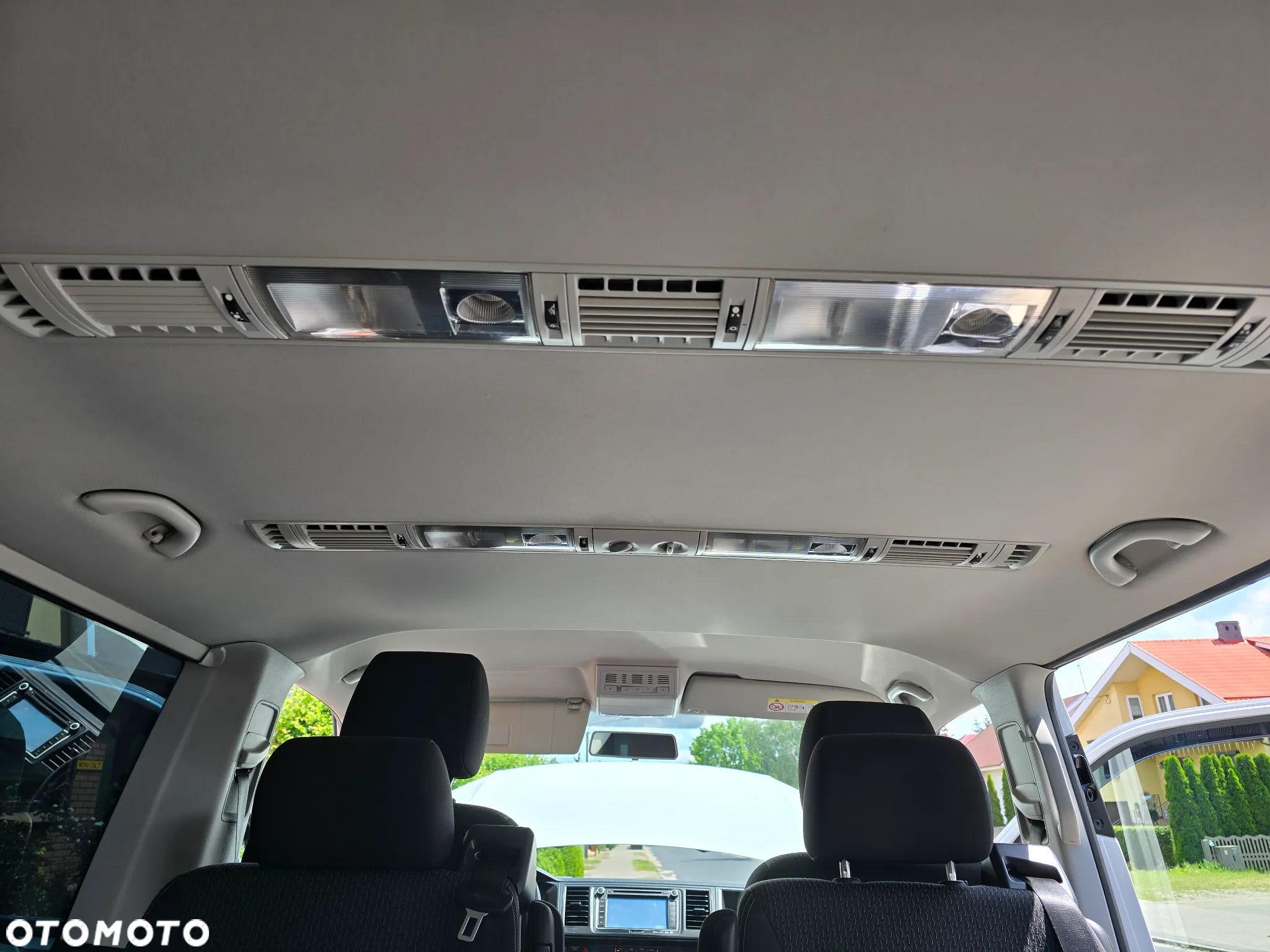 Volkswagen Multivan - 8