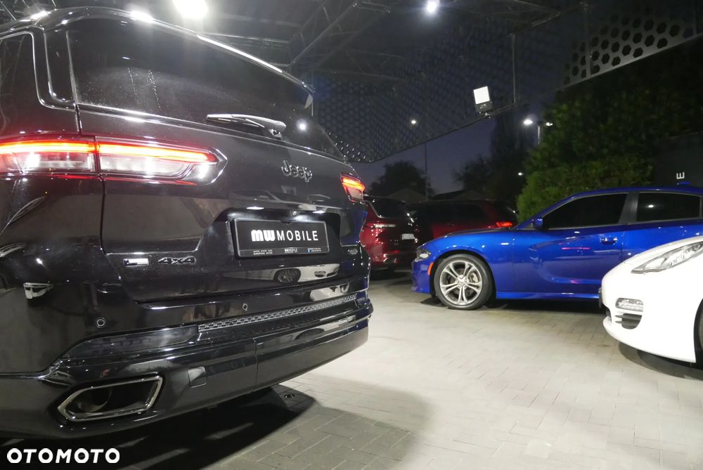 Jeep Grand Cherokee - 33