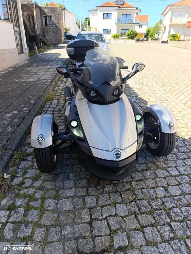 Bombardier CAN AM - 7