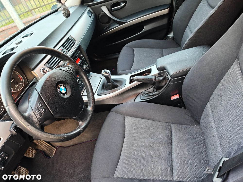 BMW Seria 3 320d - 8