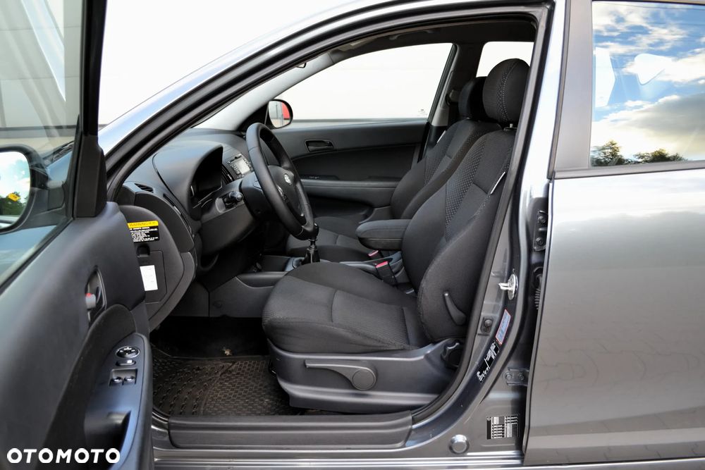 Hyundai i30 1.4 Classic + - 6