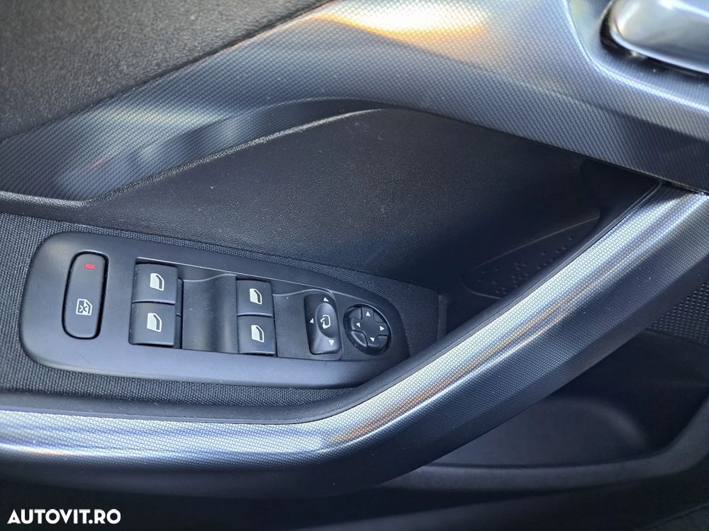 Peugeot 2008 PureTech 130 GPF Stop&Start Allure - 17