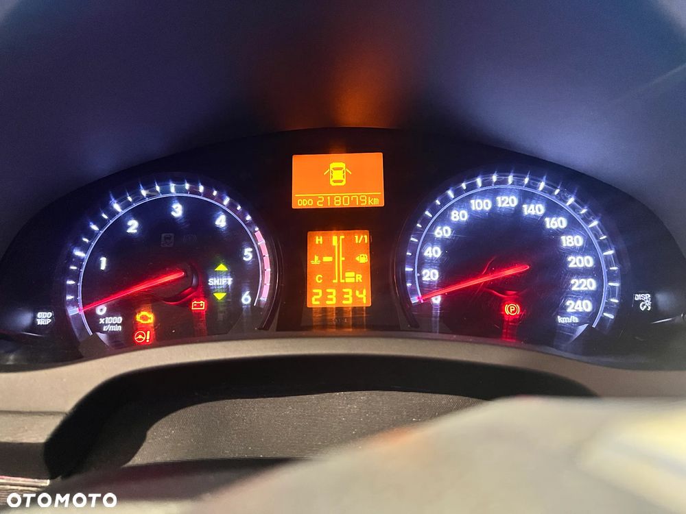 Toyota Avensis 2.0 D-4D Executive - 12