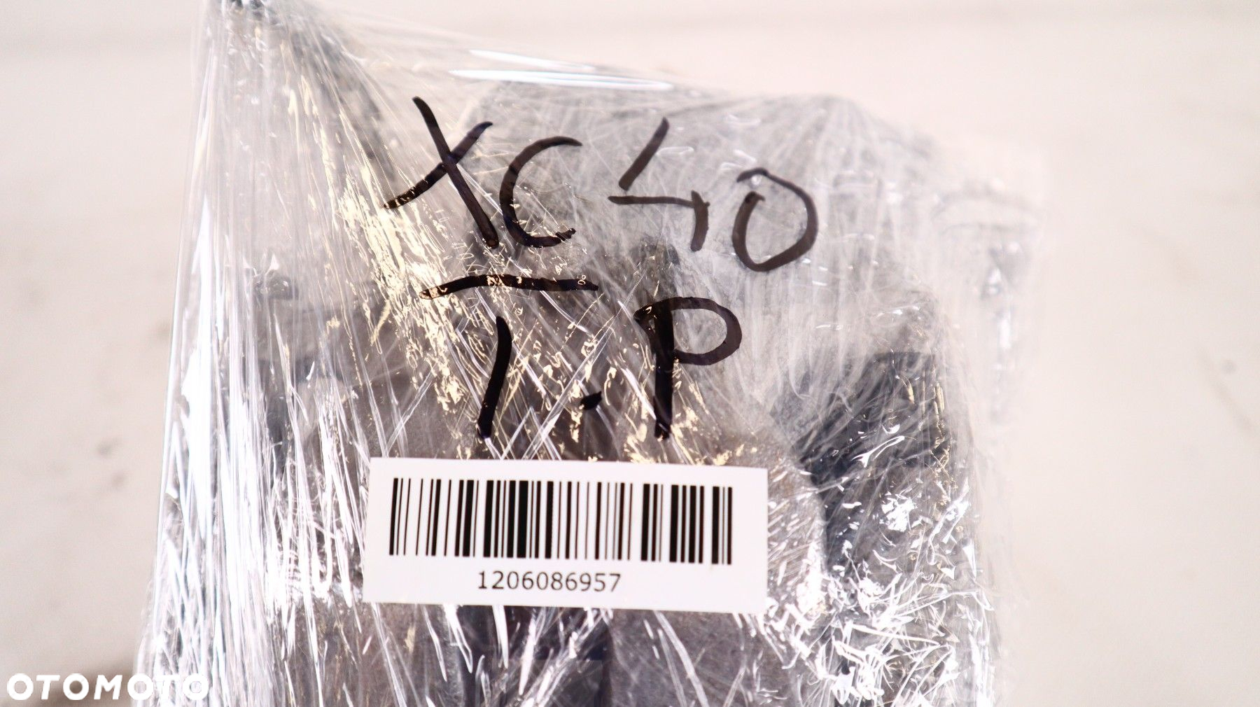 VOLVO XC40 ZACISK HAMULCA PRAWY TYŁ 32276922, 31471181 - 9