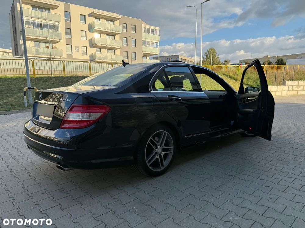 Mercedes-Benz Klasa C 300 4Matic 7G-TRONIC Elegance - 10