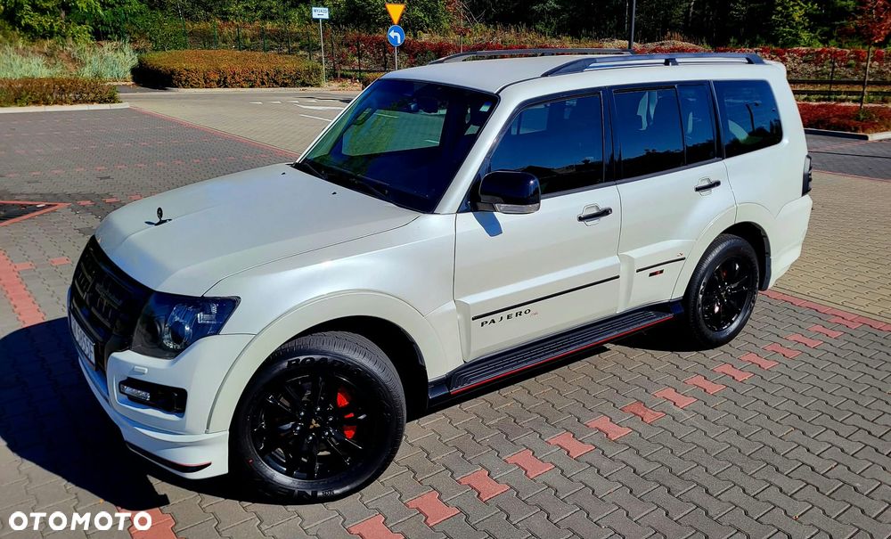 Mitsubishi Pajero - 28