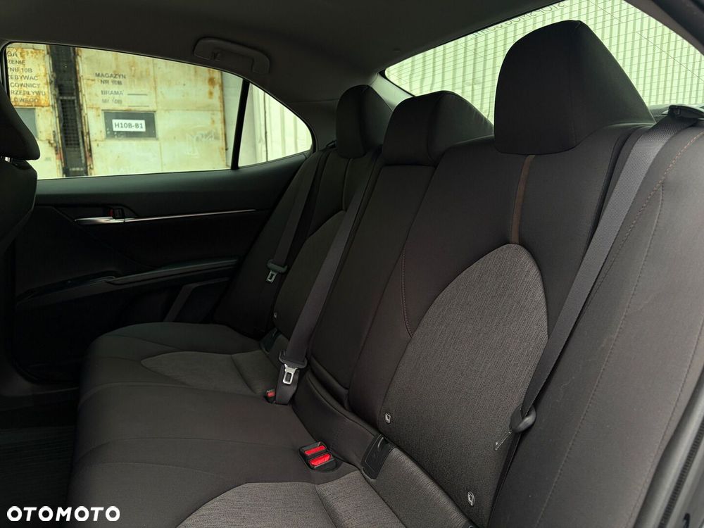 Toyota Camry 2.5 Hybrid Comfort CVT - 38