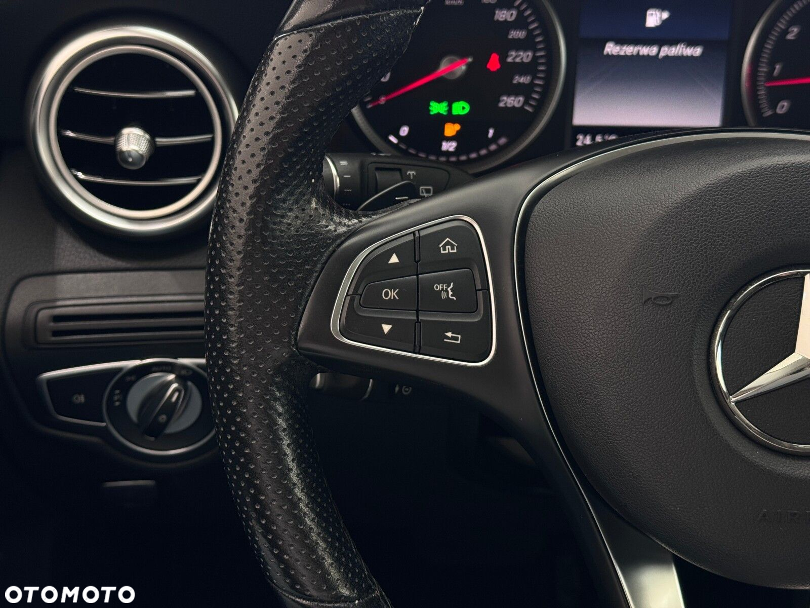 Mercedes-Benz GLC 250 4-Matic - 23