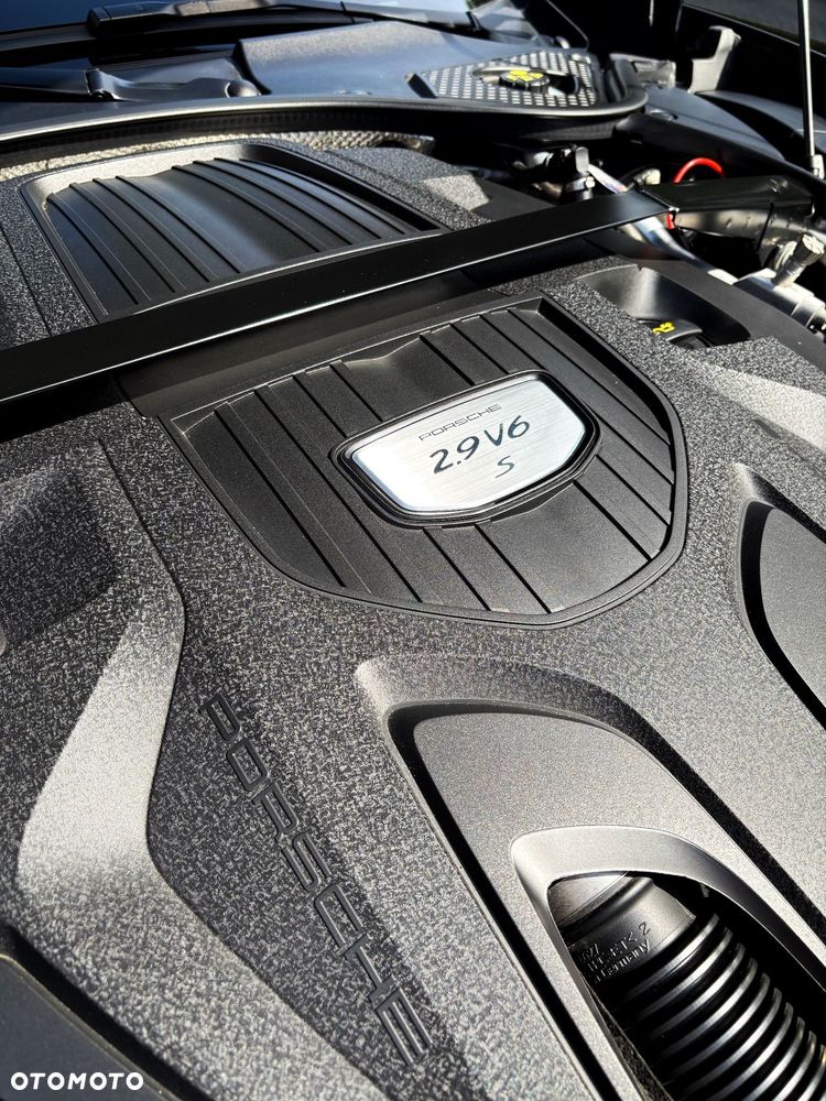 Porsche Panamera 4S - 15