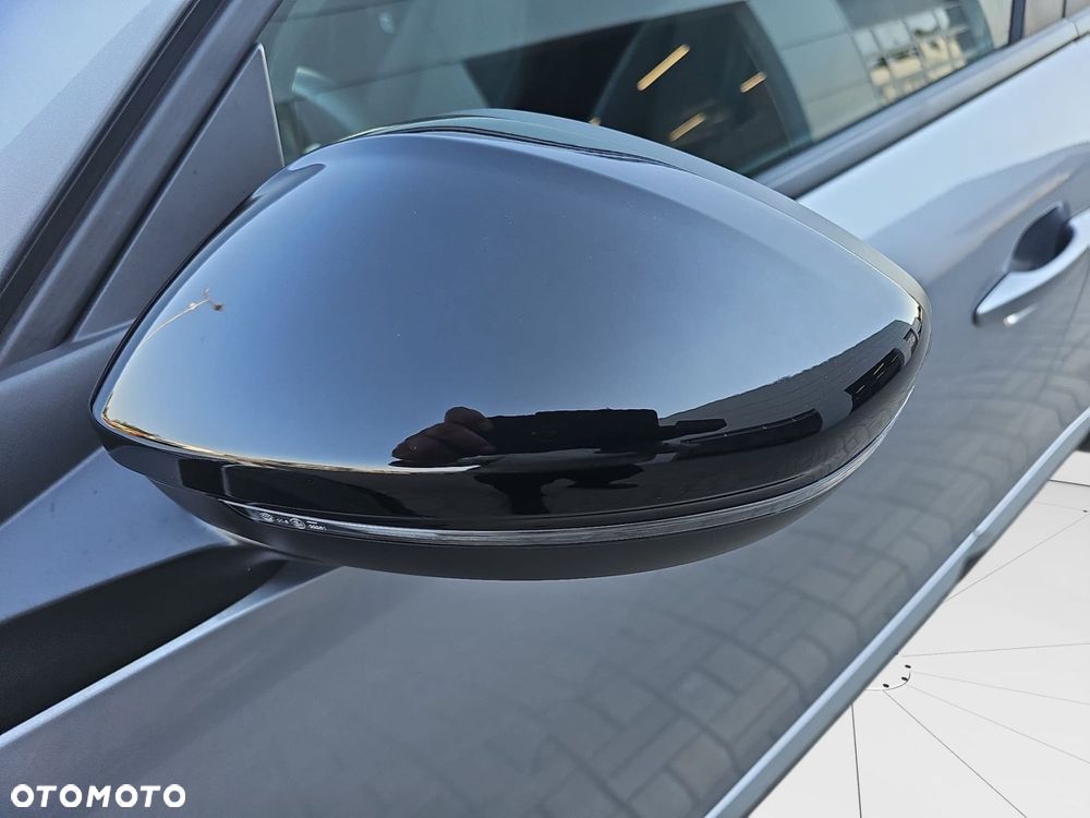 Peugeot 2008 50kWh Allure - 17