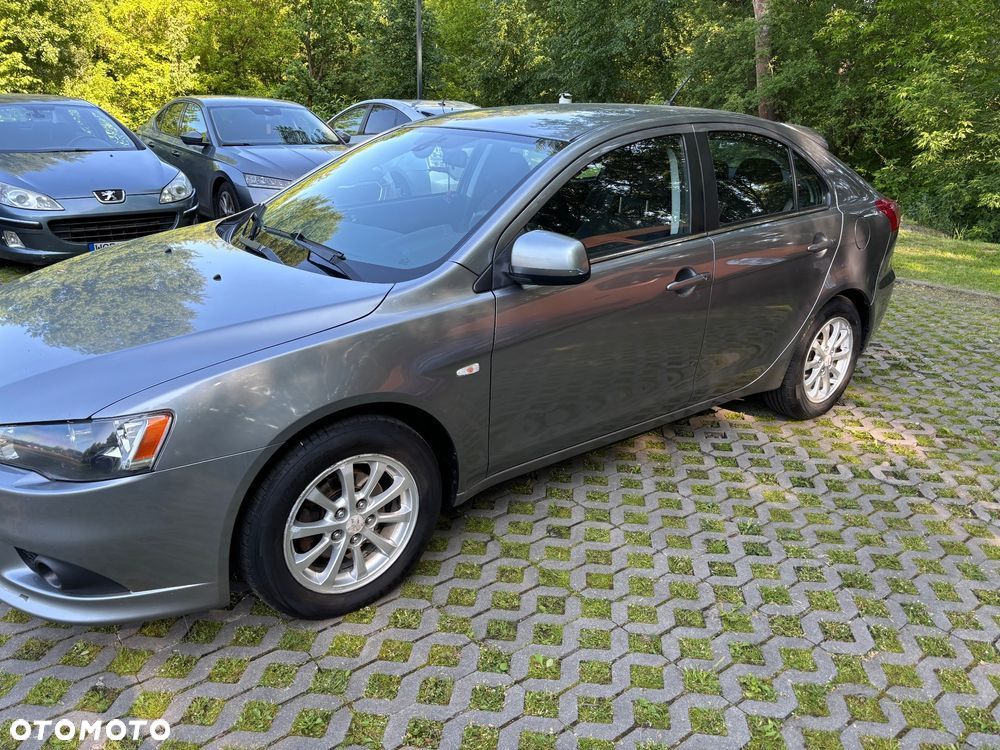 Mitsubishi Lancer 1.6 Inform - 2
