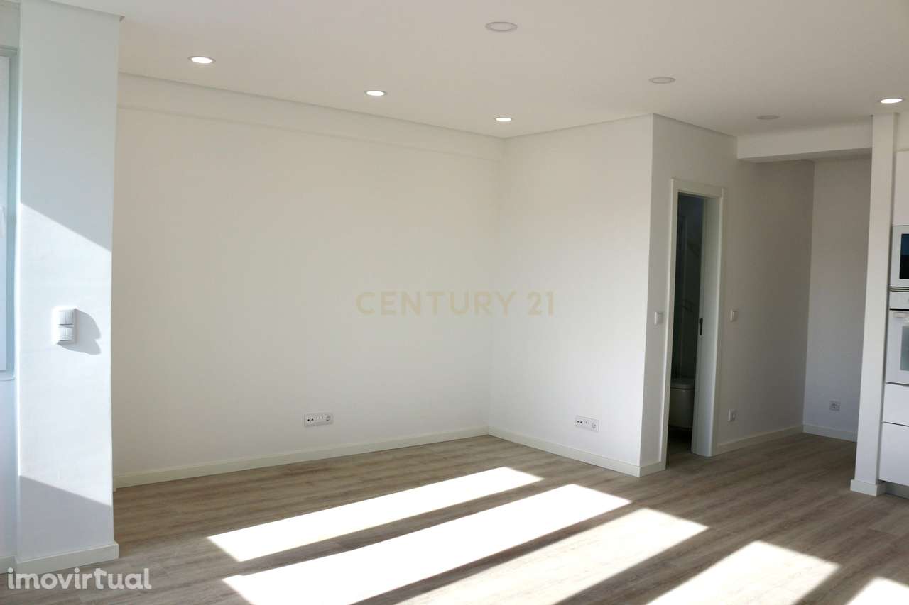 Apartamento T2 Renovado em Marvila – Lisboa - Grande imagem: 3/30