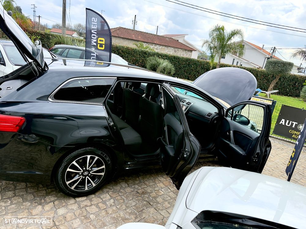 Toyota Avensis SW 2.0 D-4D Exclusive +Navi - 38