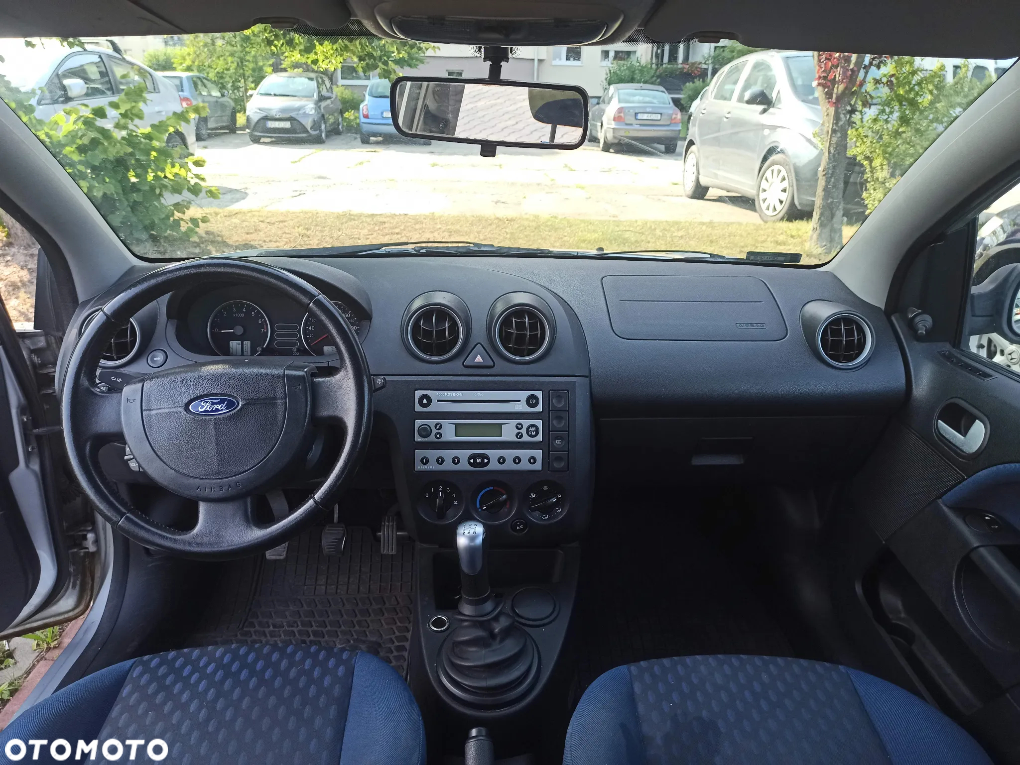 Ford Fiesta 1.4 Ambiente - 2
