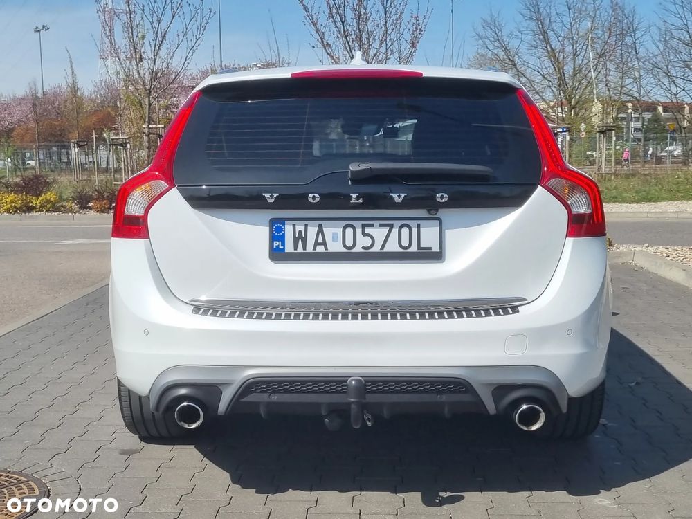 Volvo V60 D6 AWD Plug-in Hybrid R-Design Summum - 14
