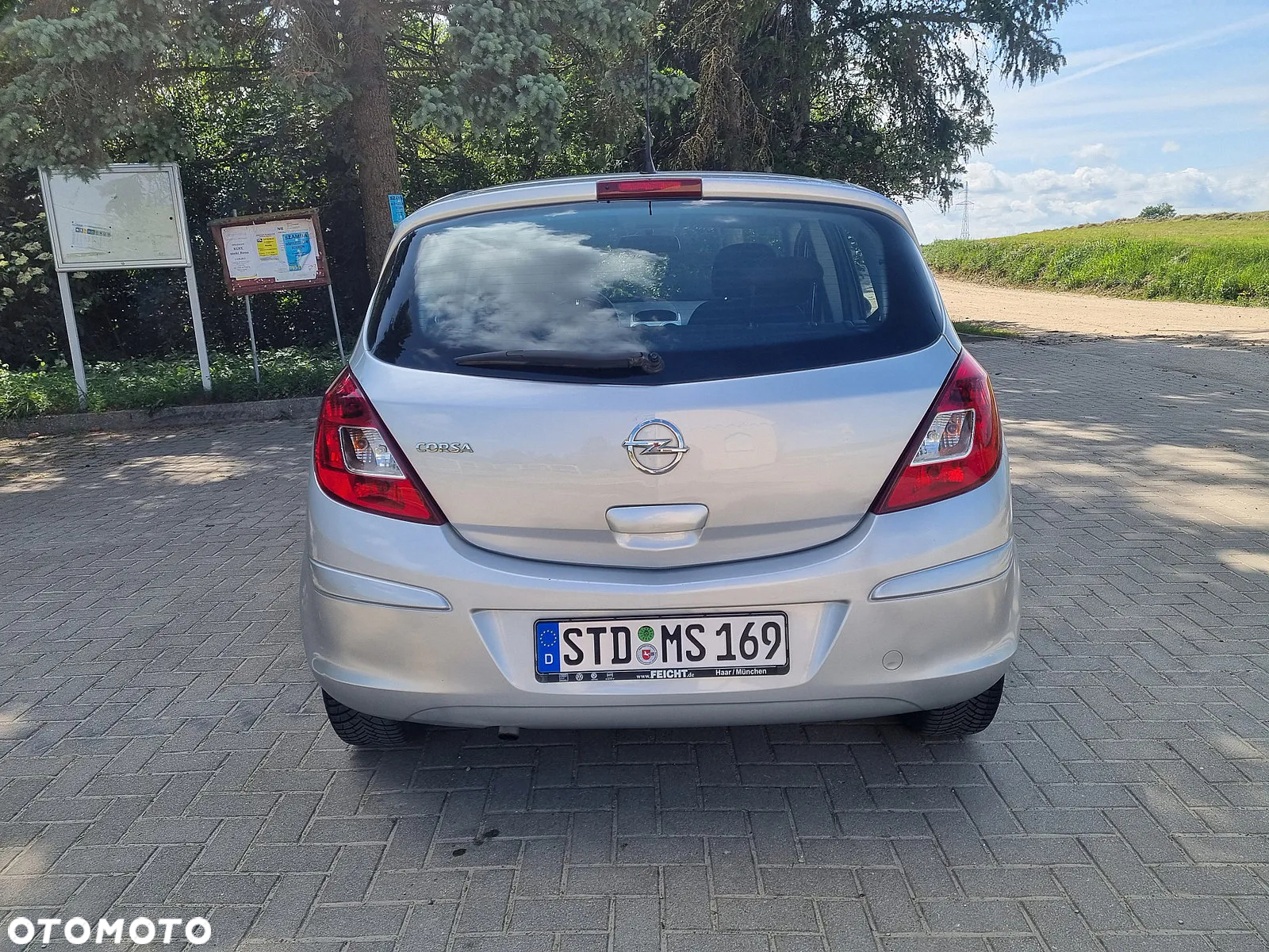 Opel Corsa 1.2 16V Enjoy - 4
