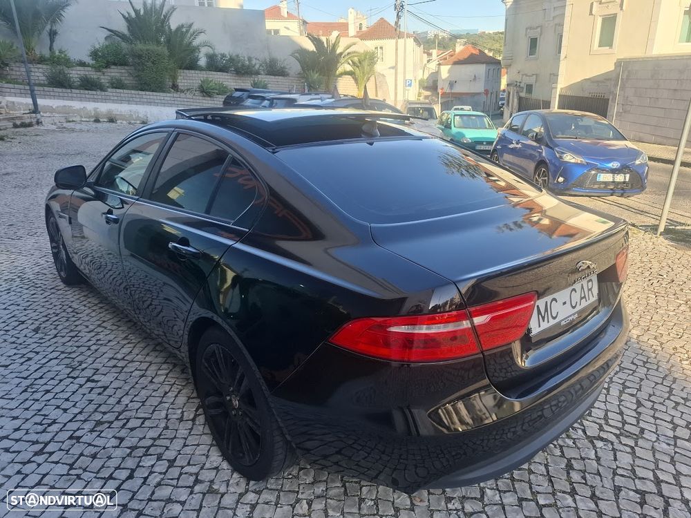 Jaguar XE 2.0 D Prestige Aut. - 4