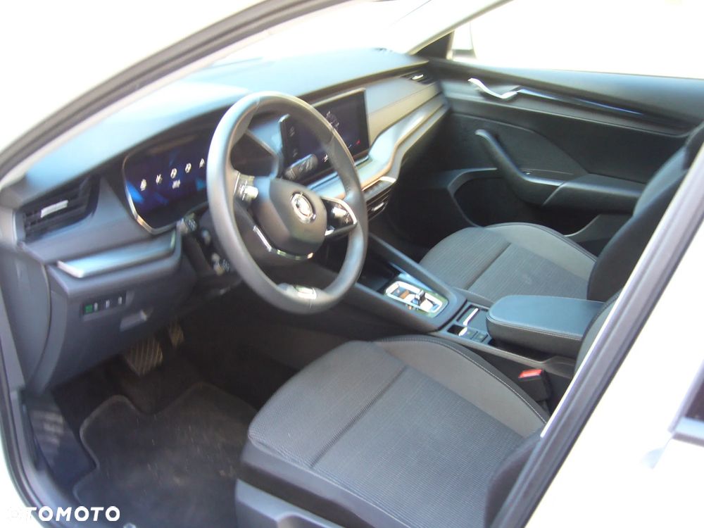 Skoda Octavia 2.0 TDI Ambition DSG - 9
