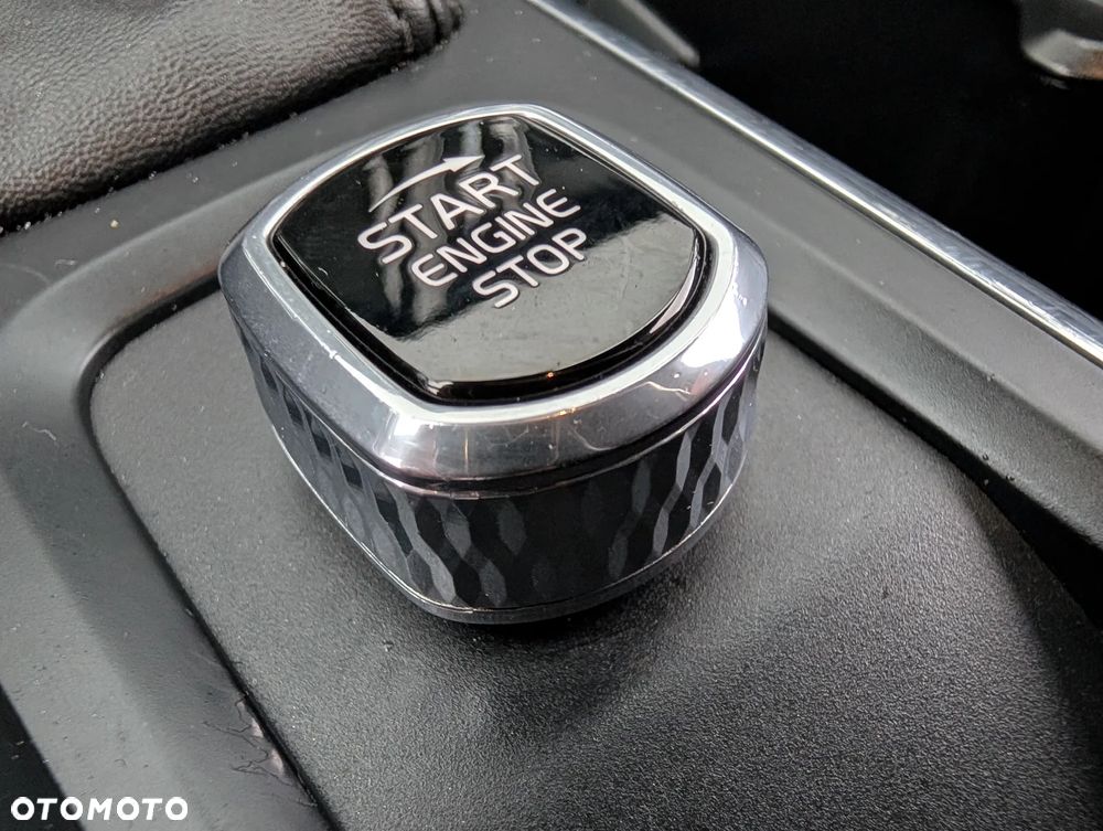 Volvo XC 60 D5 AWD Momentum - 25