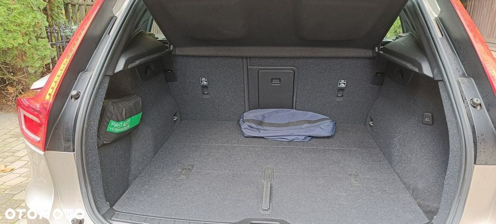 Volvo XC 40 B3 Core - 19