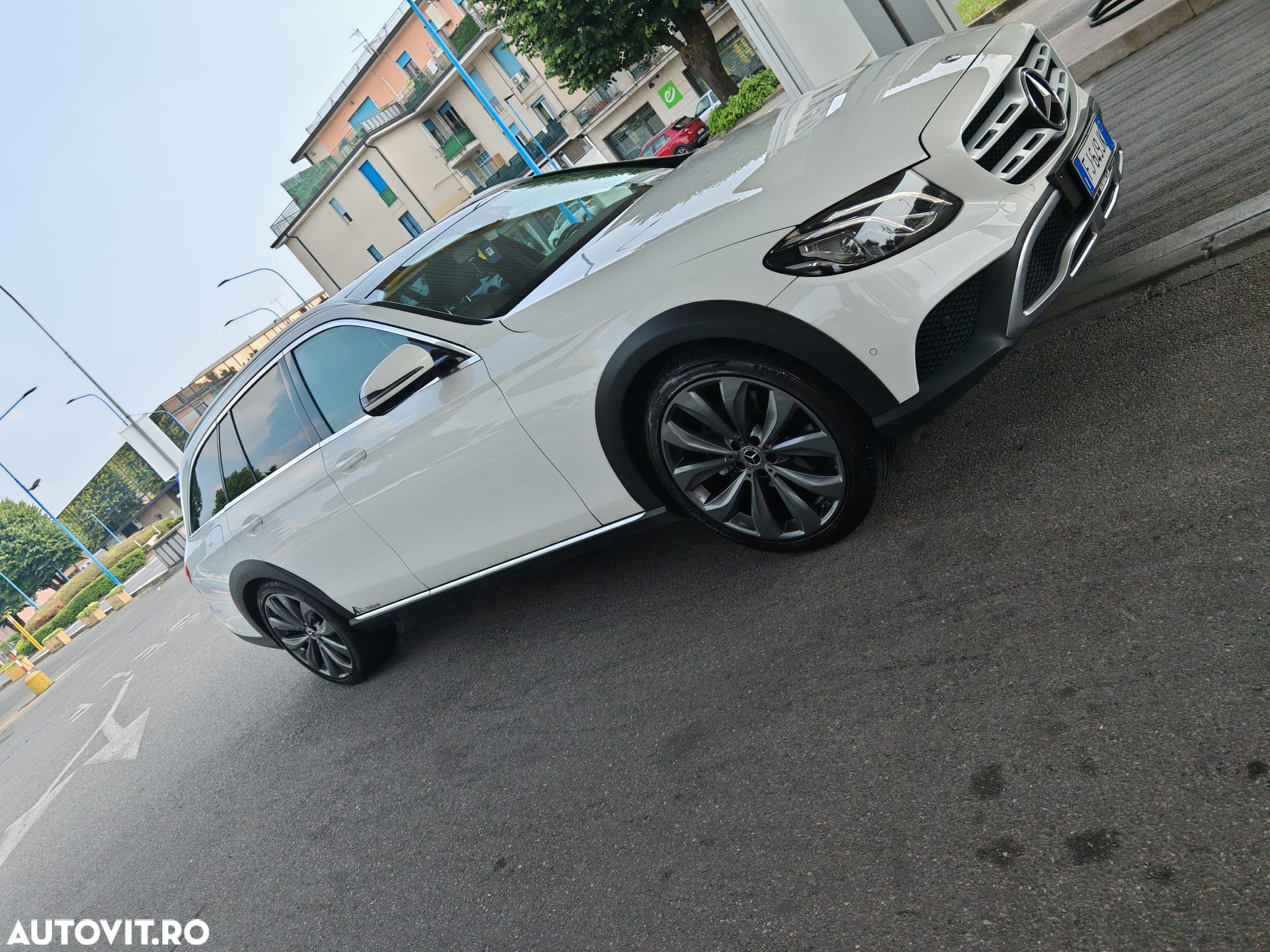 Mercedes-Benz E - 11