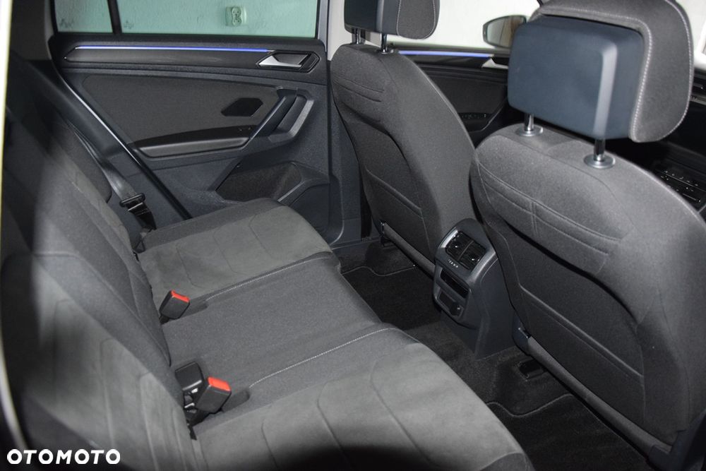 Volkswagen Tiguan 2.0 TDI SCR DSG R-Line - 28