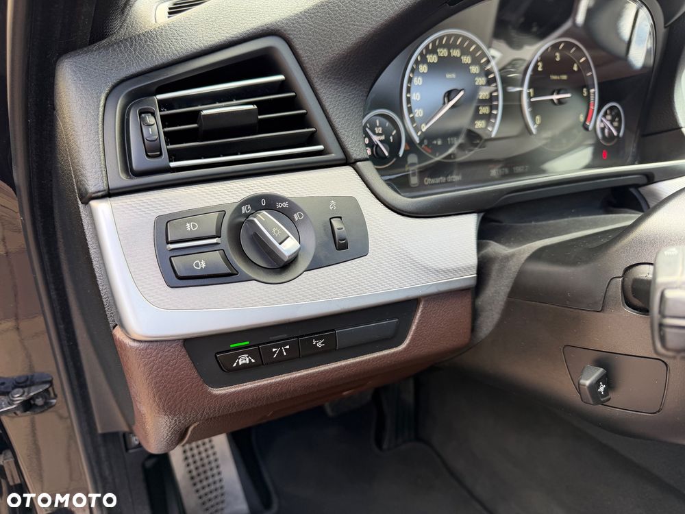 BMW Seria 5 520d M Sport Edition - 25