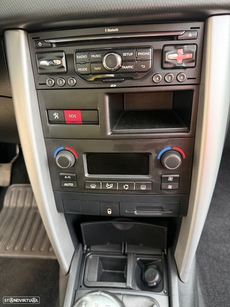 Peugeot 207 90 HDi FAP (Blue Lion) Premium - 12