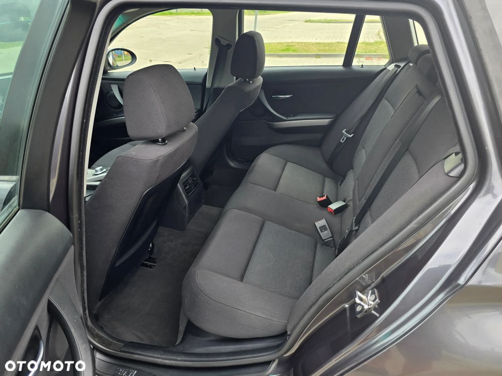 BMW Seria 3 320i - 8