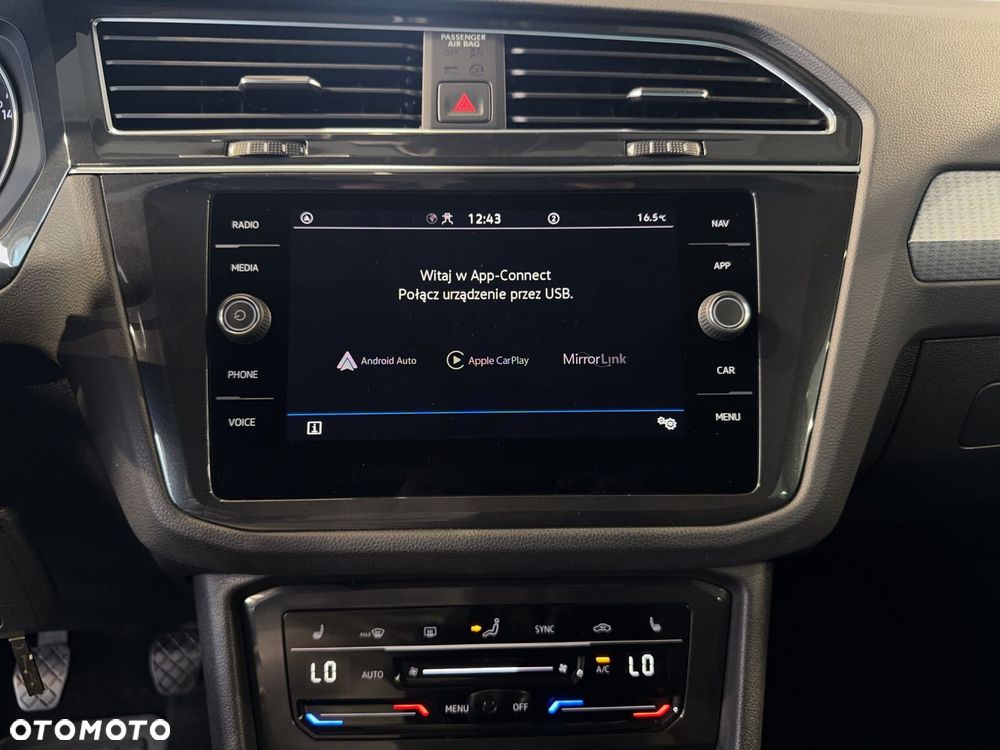 Volkswagen Tiguan - 23