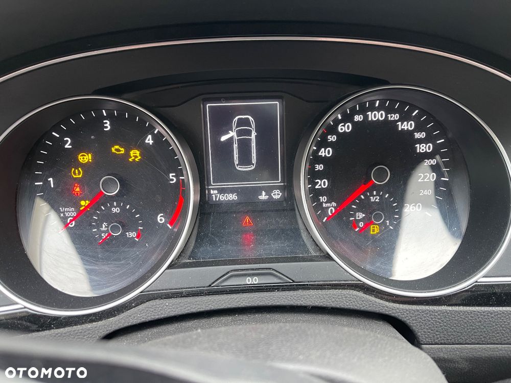 Volkswagen Passat 1.6 TDI (BlueMotion Technology) Comfortline - 16