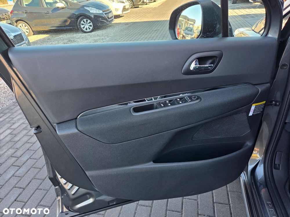 Peugeot 3008 HDi 160 Automatik Allure - 37