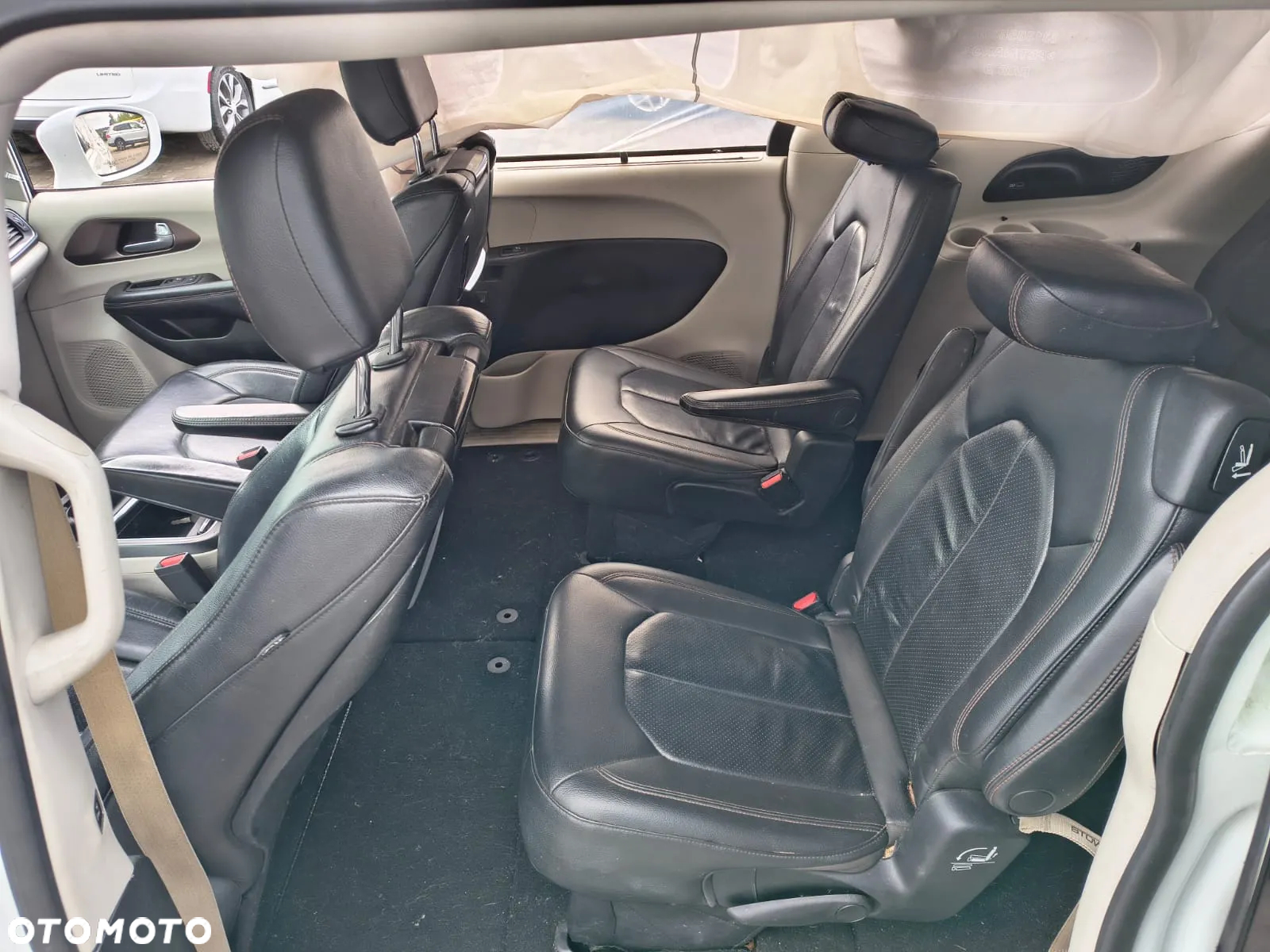 Chrysler Pacifica - 14