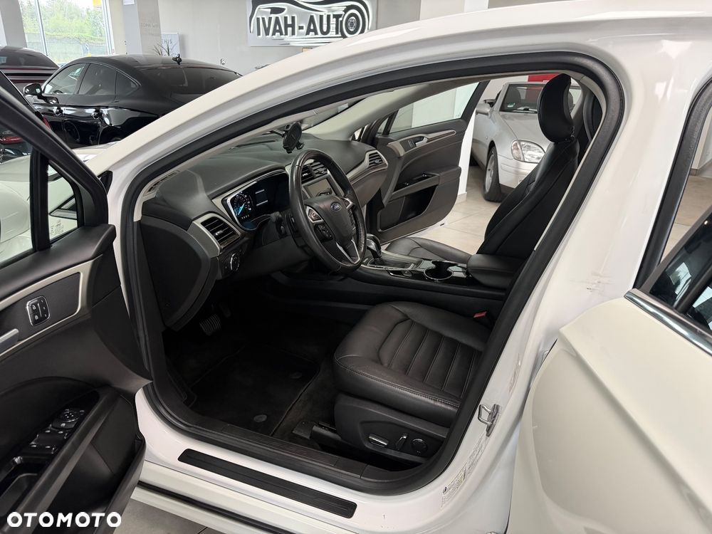 Ford Fusion - 17