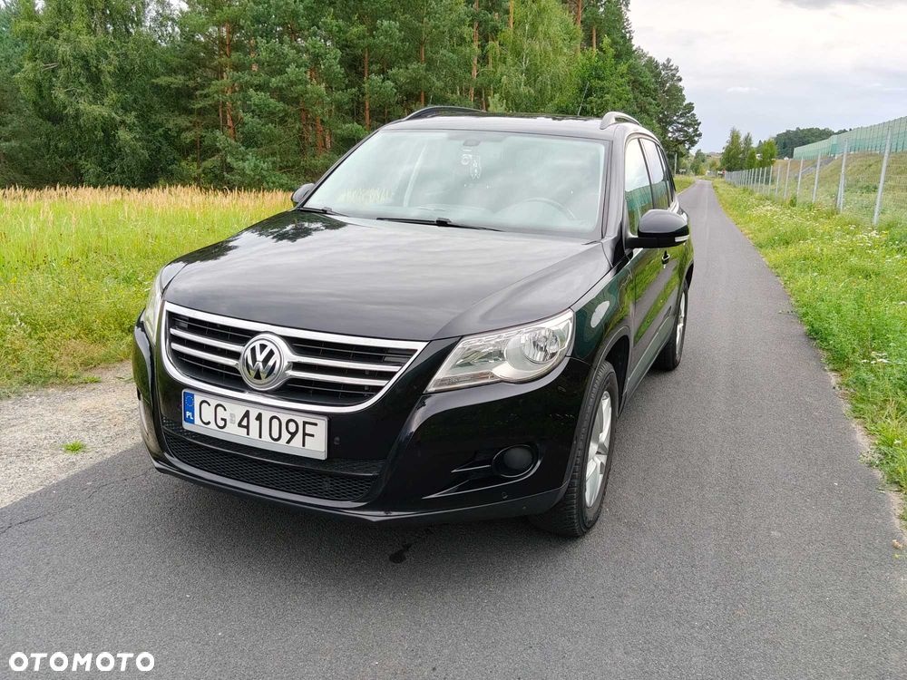 Volkswagen Tiguan - 1