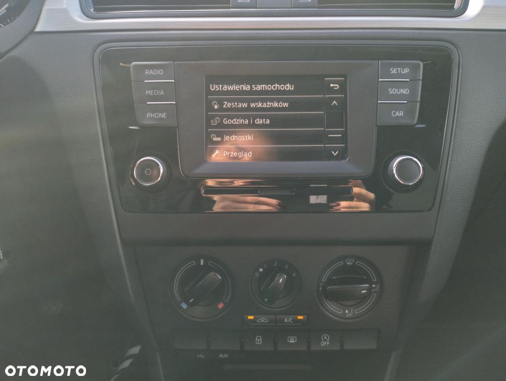 Skoda RAPID 1.2 TSI Ambition - 34