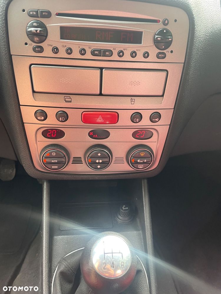 Alfa Romeo 147 1.9 JTD Distinctive - 17