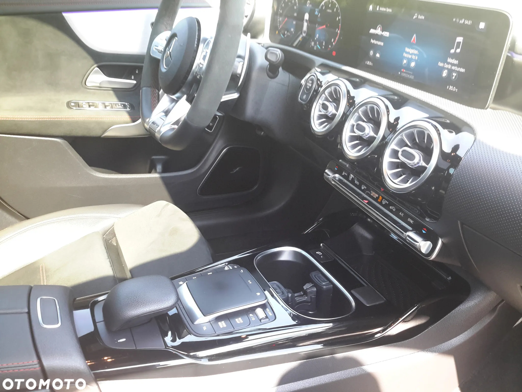 Mercedes-Benz CLA AMG 35 4Matic AMG Speedshift 7G-DCT - 21