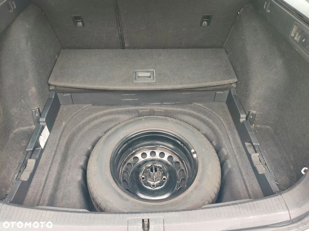 Volkswagen Golf - 5