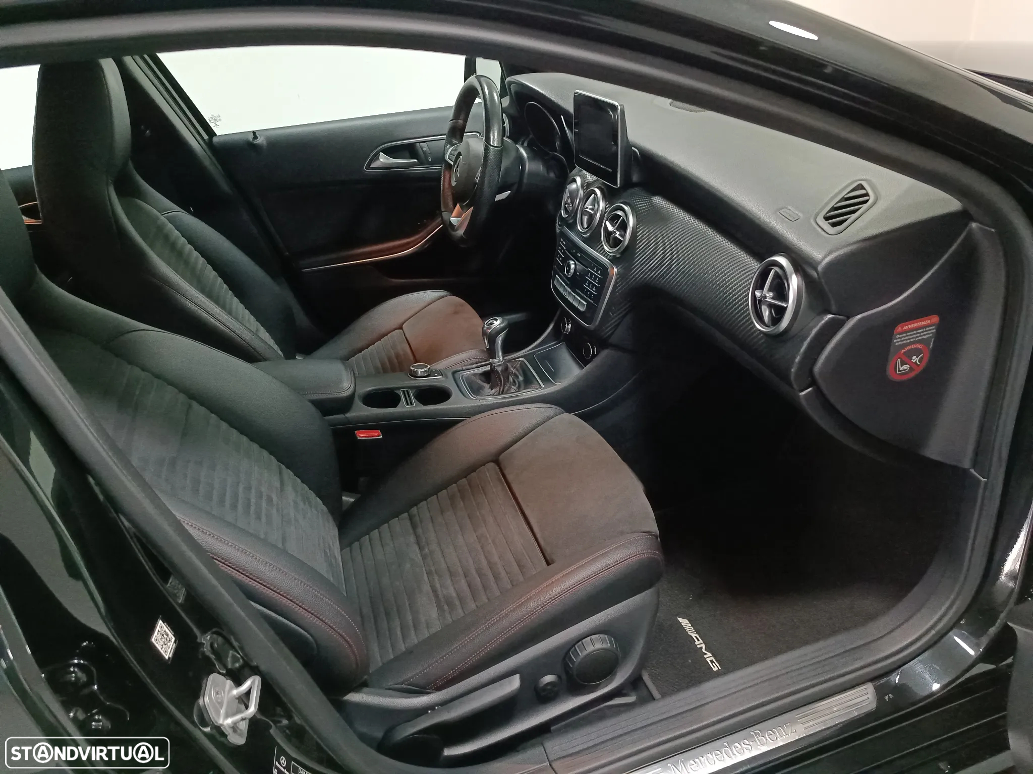 Mercedes-Benz A 180 d AMG Line - 12