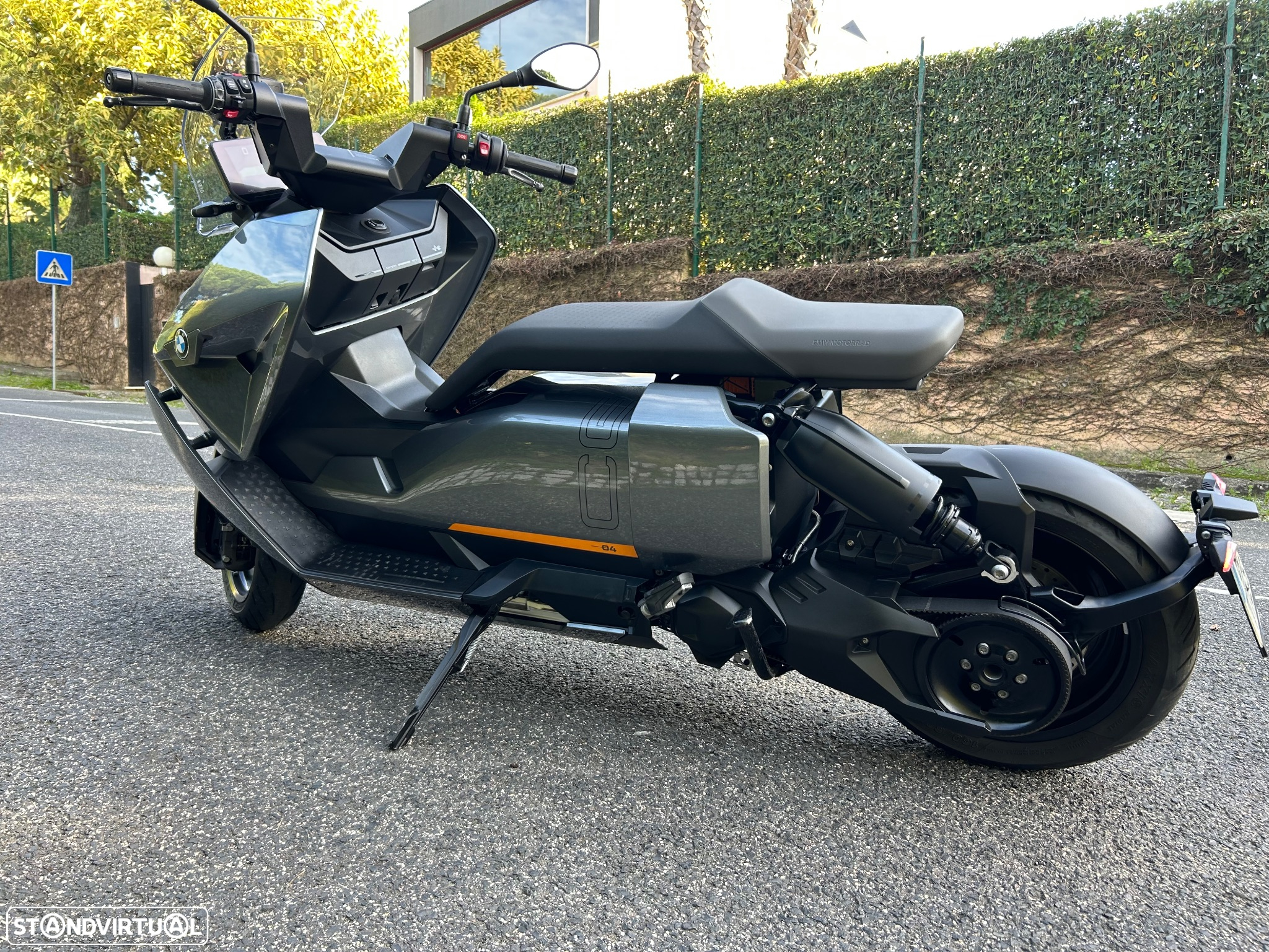 BMW CE 04 - 11
