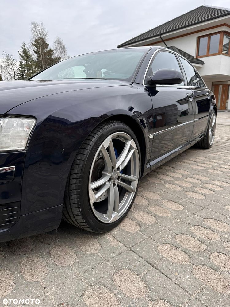 Audi A8 4.2 Quattro - 13