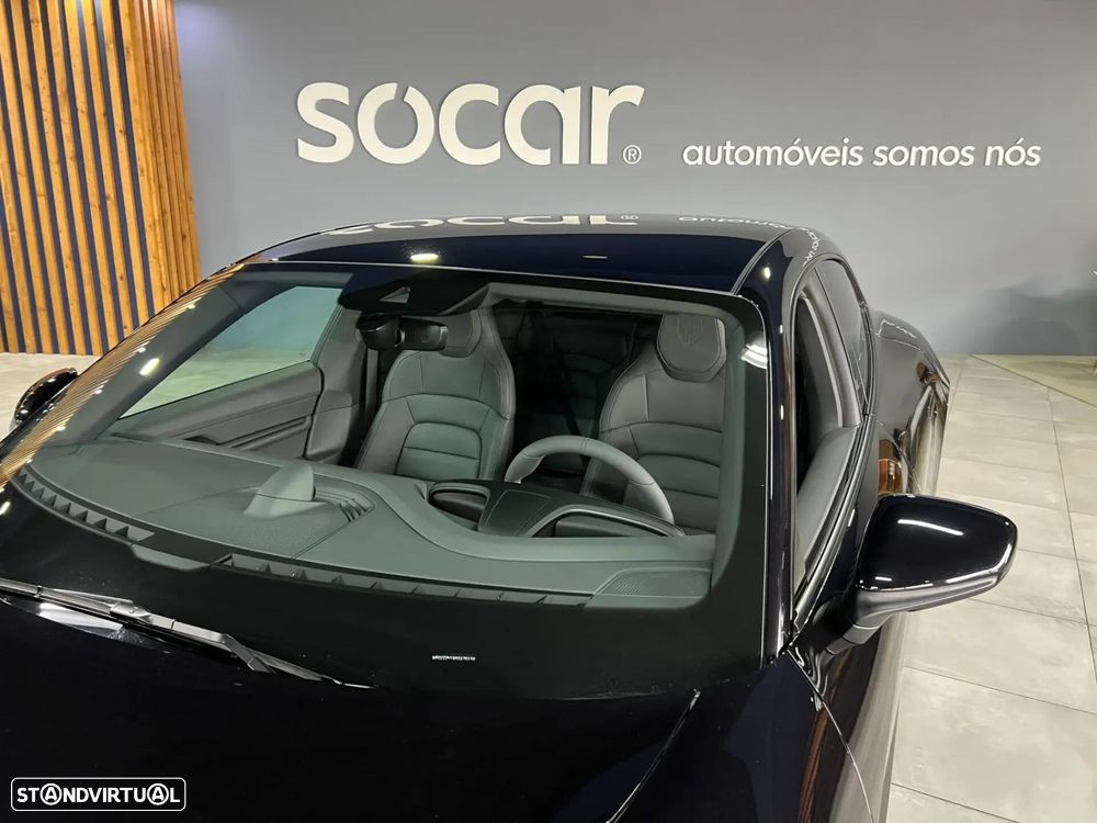 Porsche Taycan Sport Turismo - 12
