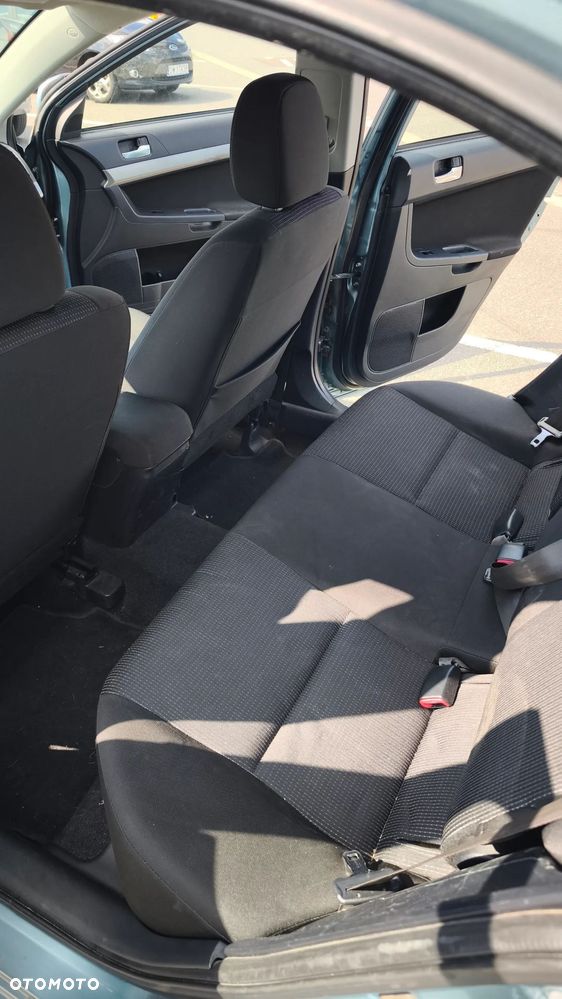 Mitsubishi Lancer 1.8 Invite - 11
