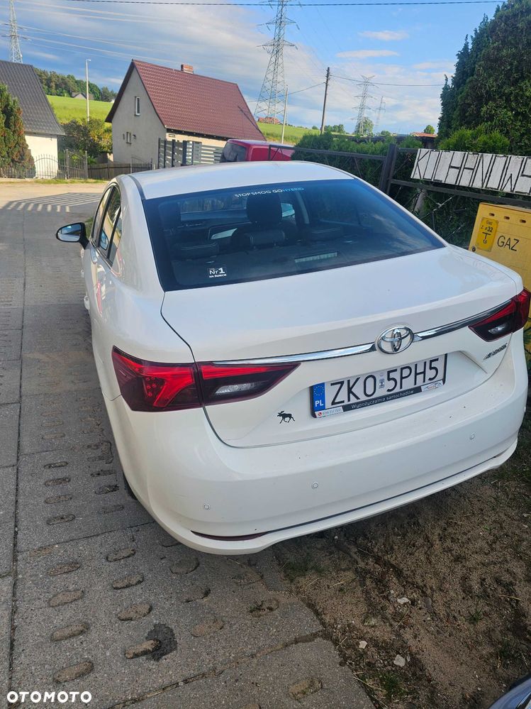 Toyota Avensis - 4