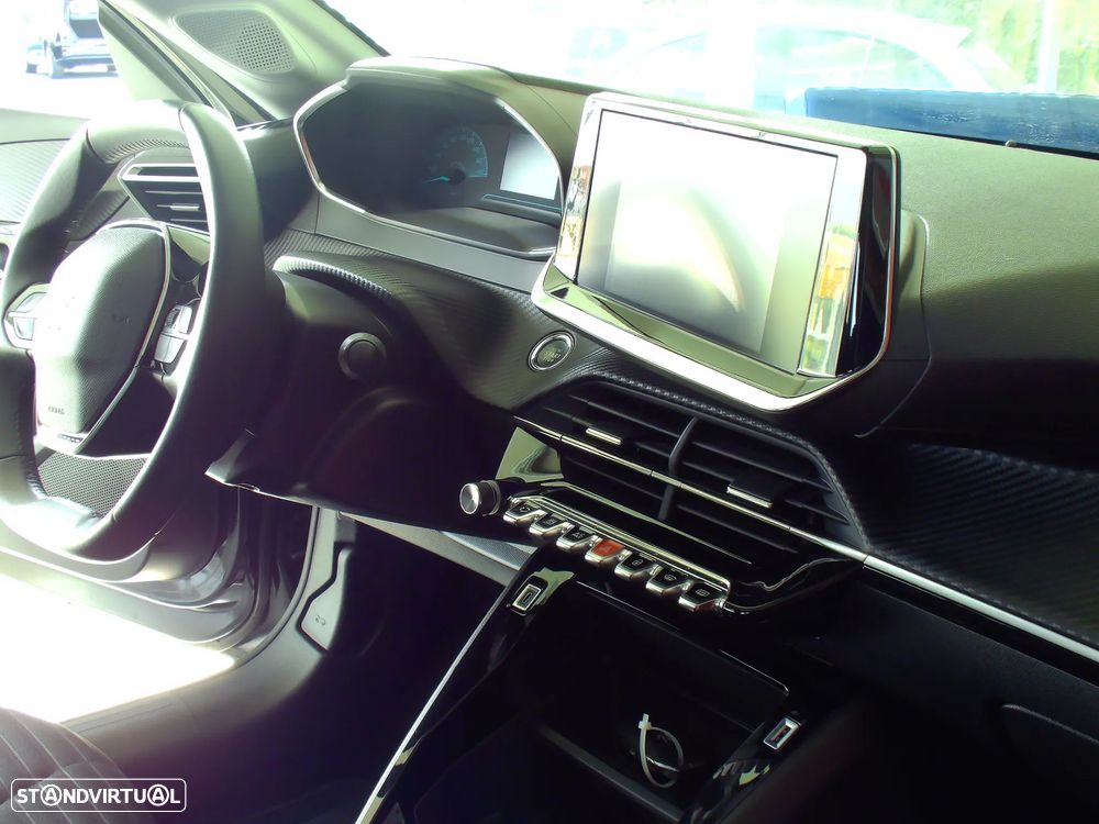 Peugeot e-208 - 13