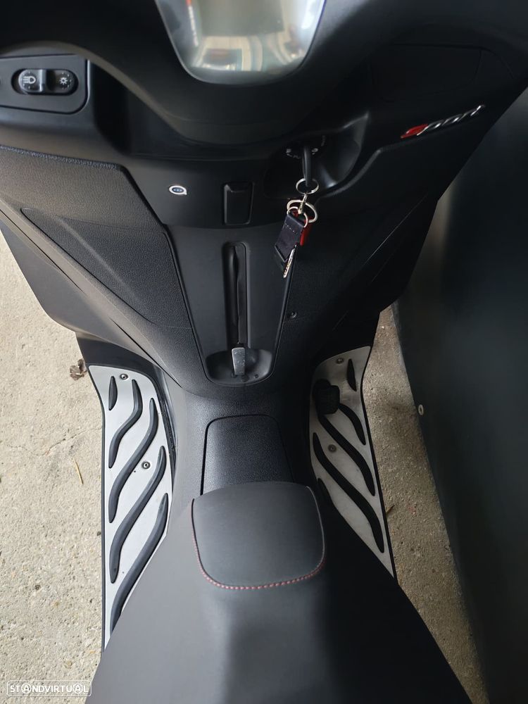 Piaggio MP3 300 S - 9